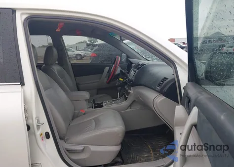 2013 Toyota Highlander z USA, uszkodzony, nr VIN 5TDZA3EH0DS039887